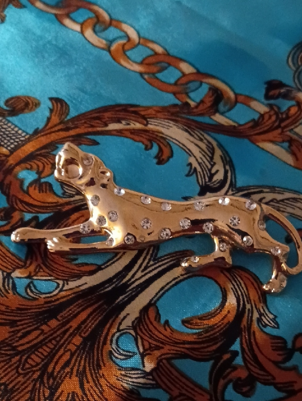 Gold Crystal-Accent Leopard Brooch - Elegant Women’s Jewelry